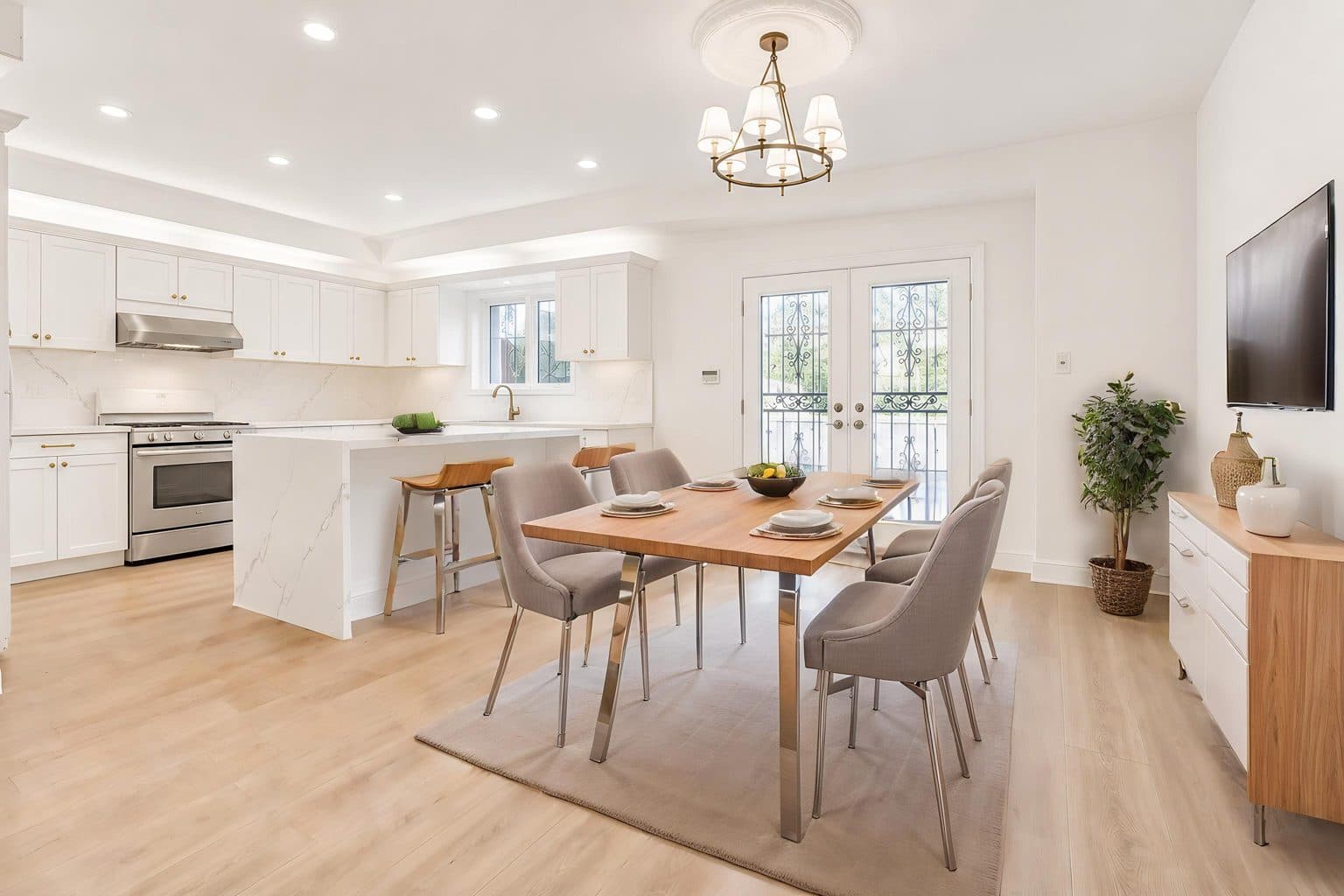 Kitchen virtually staged by VirtuallyStage — Modern
